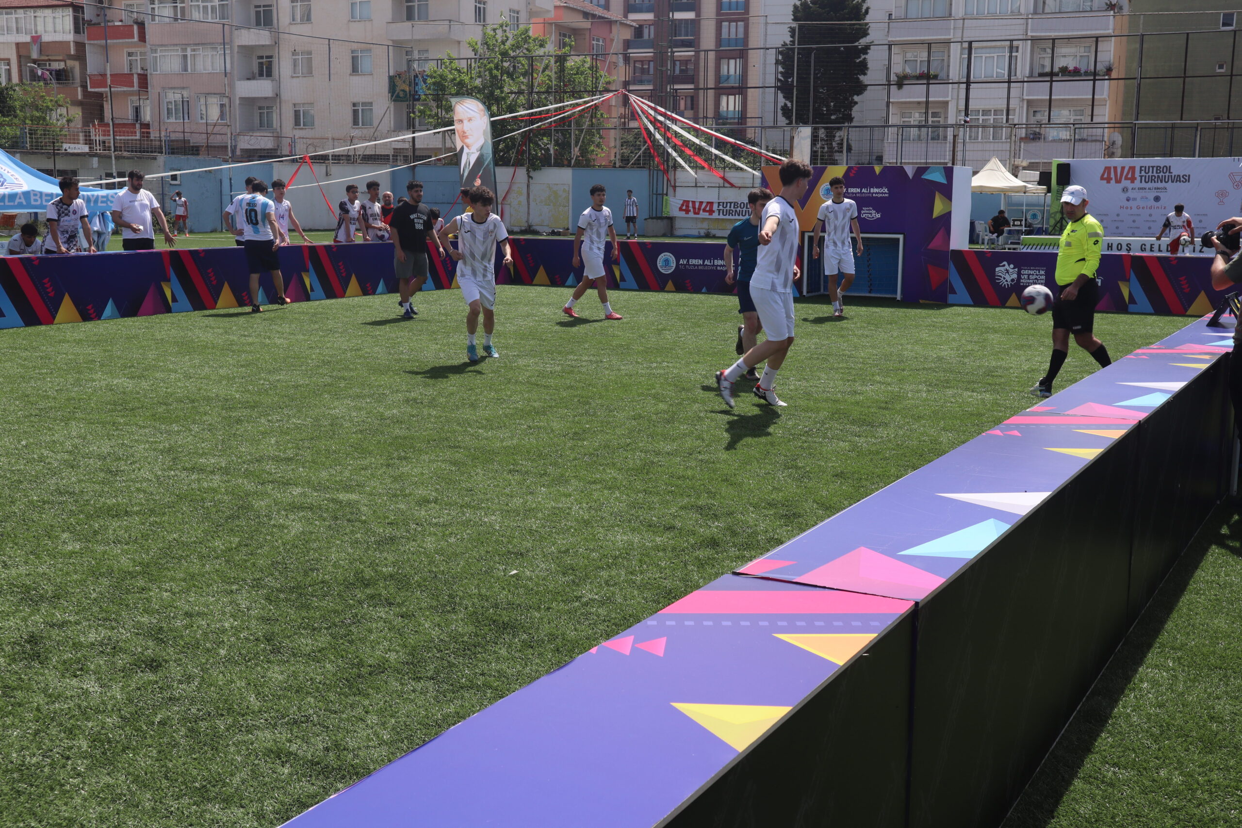 Tuzla’da Gençler Sahaya İndi: 4V4 Futbol Turnuvası Coşkulu Geçti