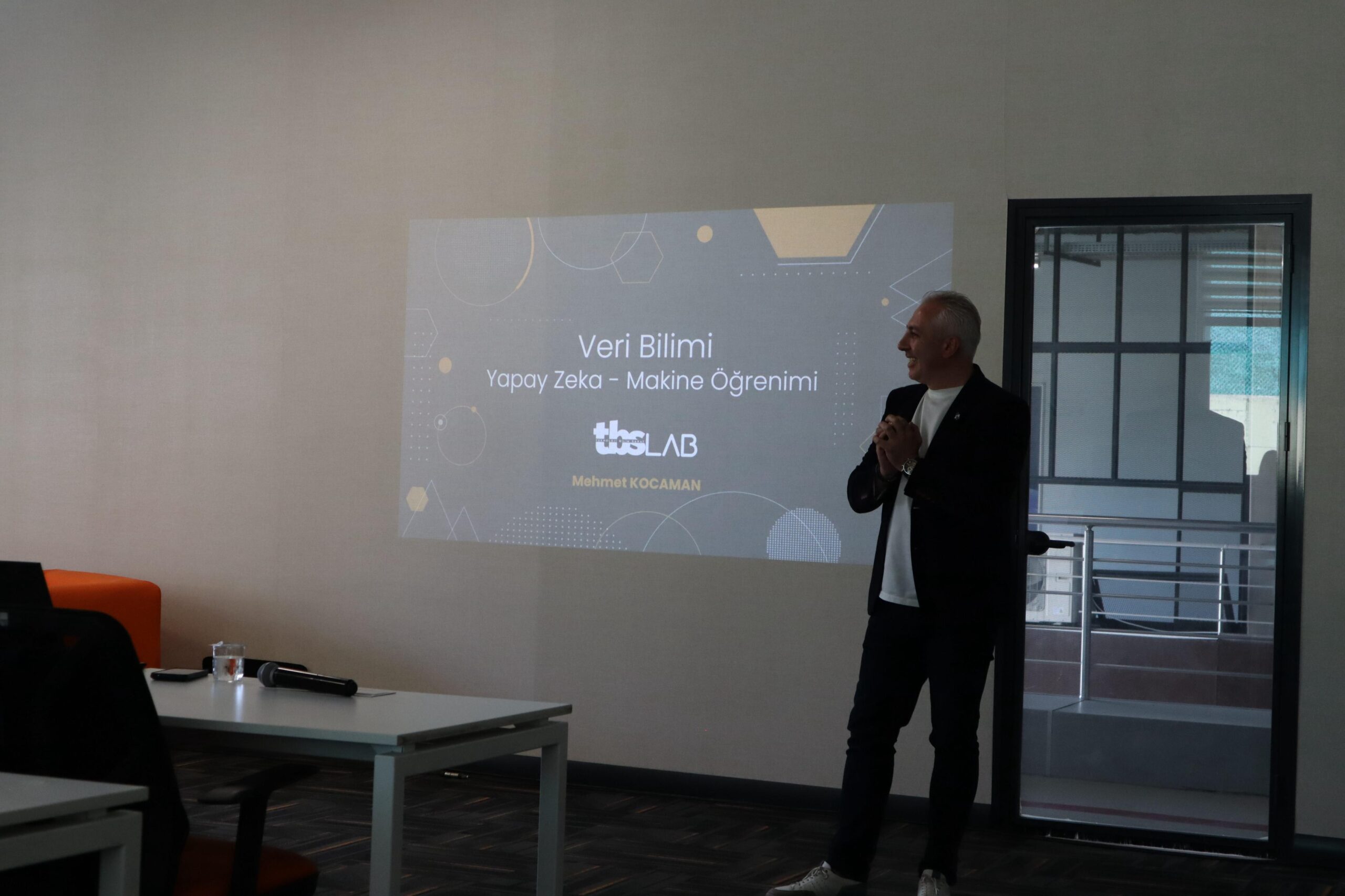 Tuzla Tekmer’de Yapay Zeka ve Eğitim Semineri Düzenlendi Tuzla Tekmer’de Yapay Zeka ve Eğitim Semineri Düzenlendi