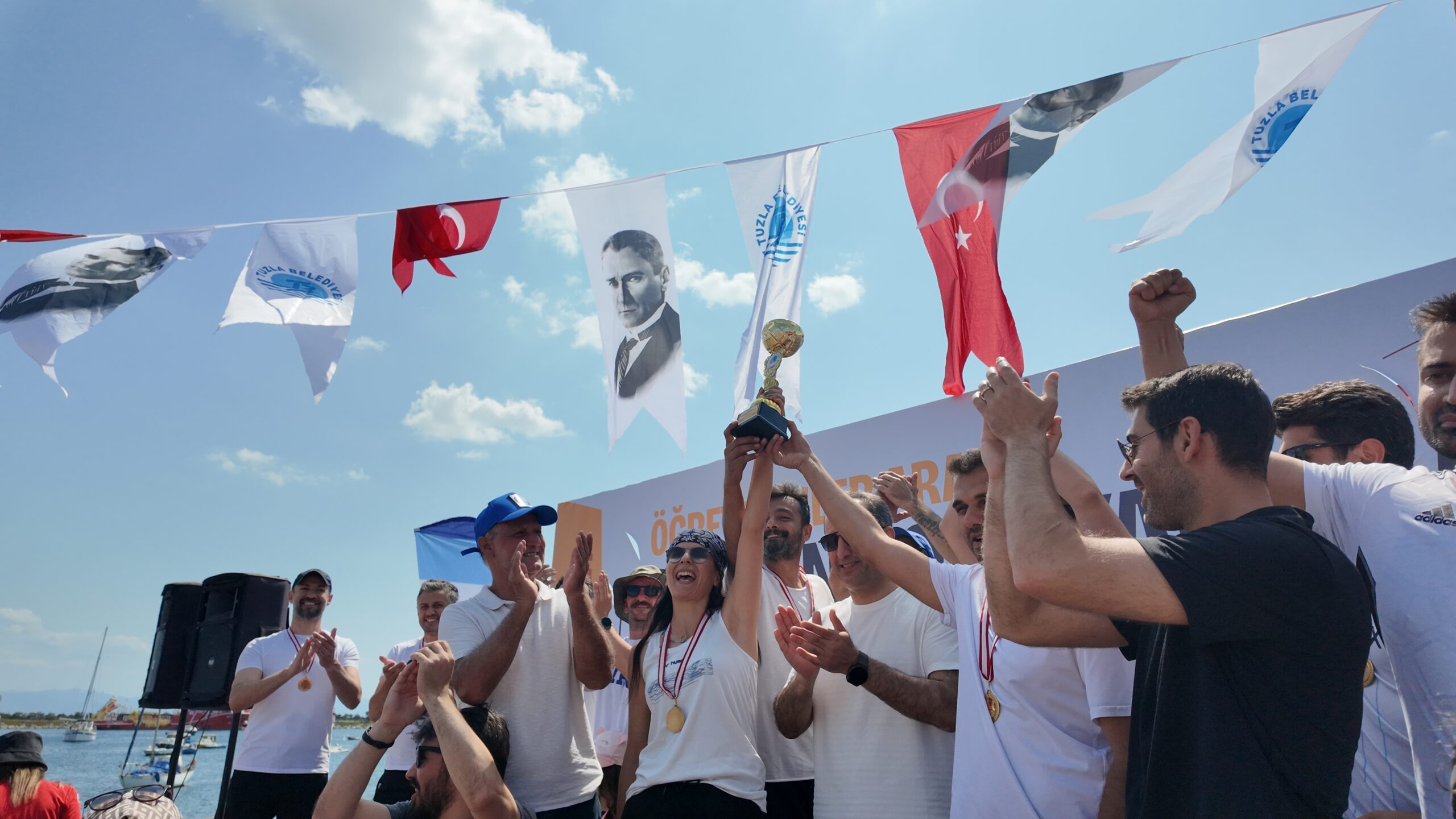 Tuzla’da Öğretmenler Kürek Çekti Dragon Boat Yarışları Gerçekleşti