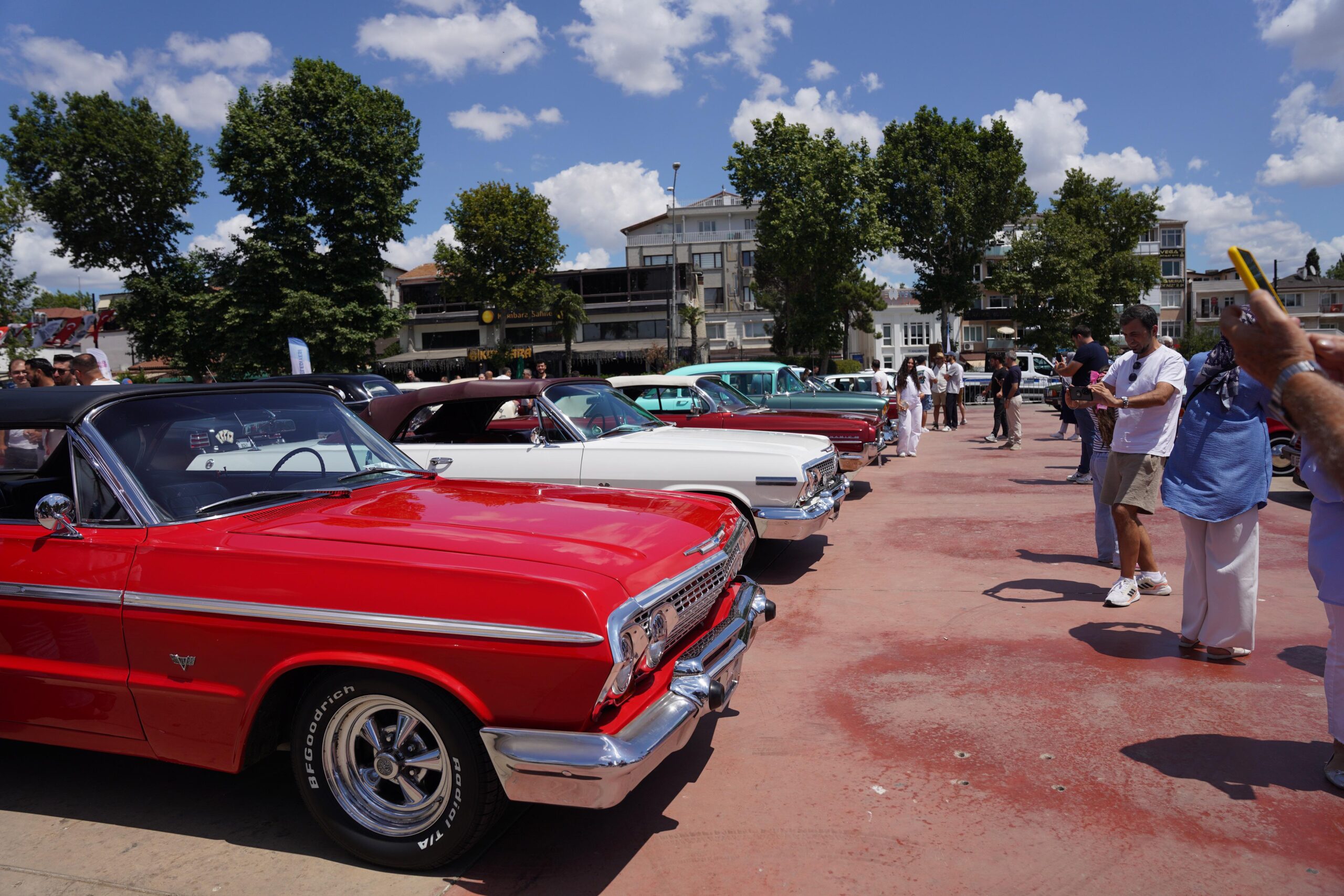 Nostaljik Otomobiller Tuzla’da Meraklılarıyla Buluştu