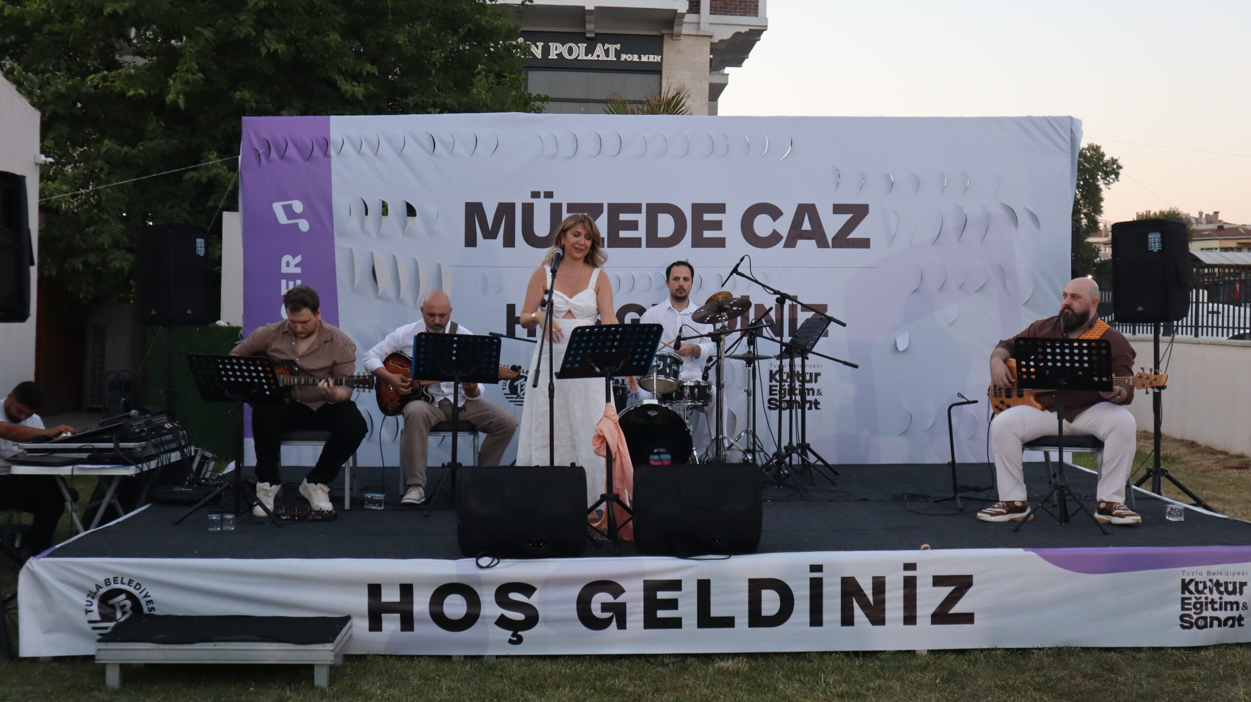 Tuzla Sahili Caz Konseriyle Şenlendi