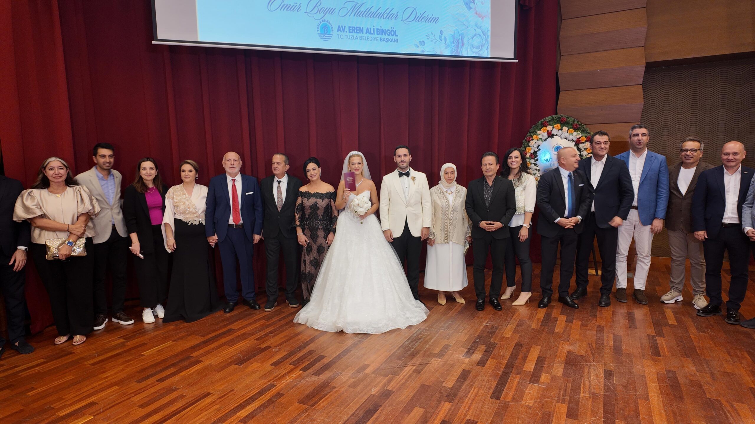 Yakup Tolgahan Ekşi ve Seray Anıl Çifti Görkemli Bir Törenle Dünyaevine Girdi