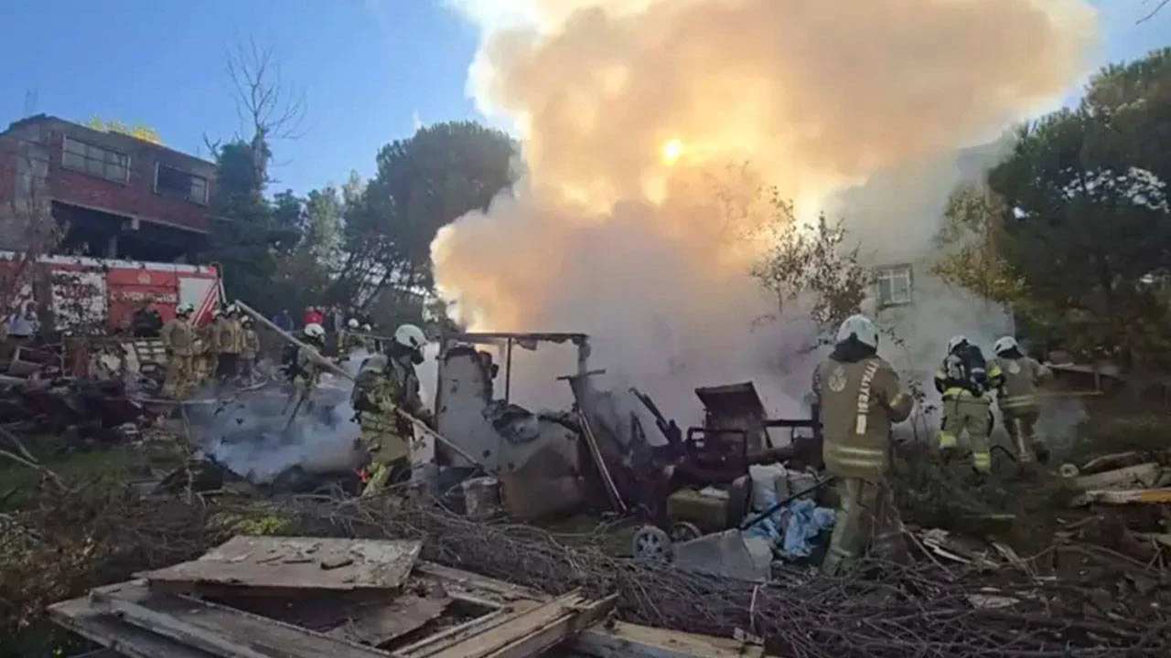 Tuzla’da Gecekonduda Yangın Çıktı! Yapı Kullanılamaz Hale Geldi!