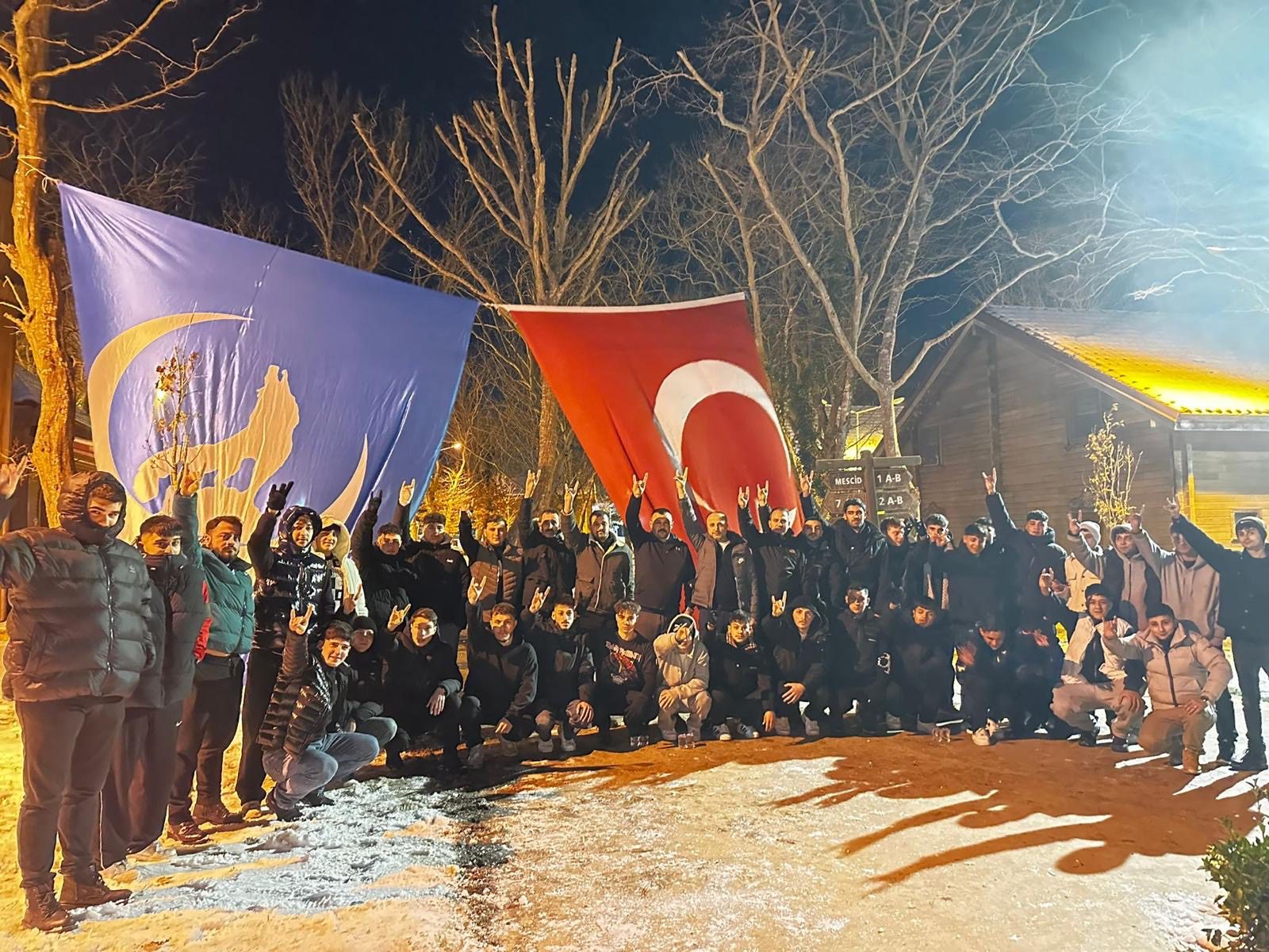 Tuzla Ülkü Ocakları’ndan Gençlik Kampı Tuzla Ülkü Ocakları’ndan Gençlik Kampı