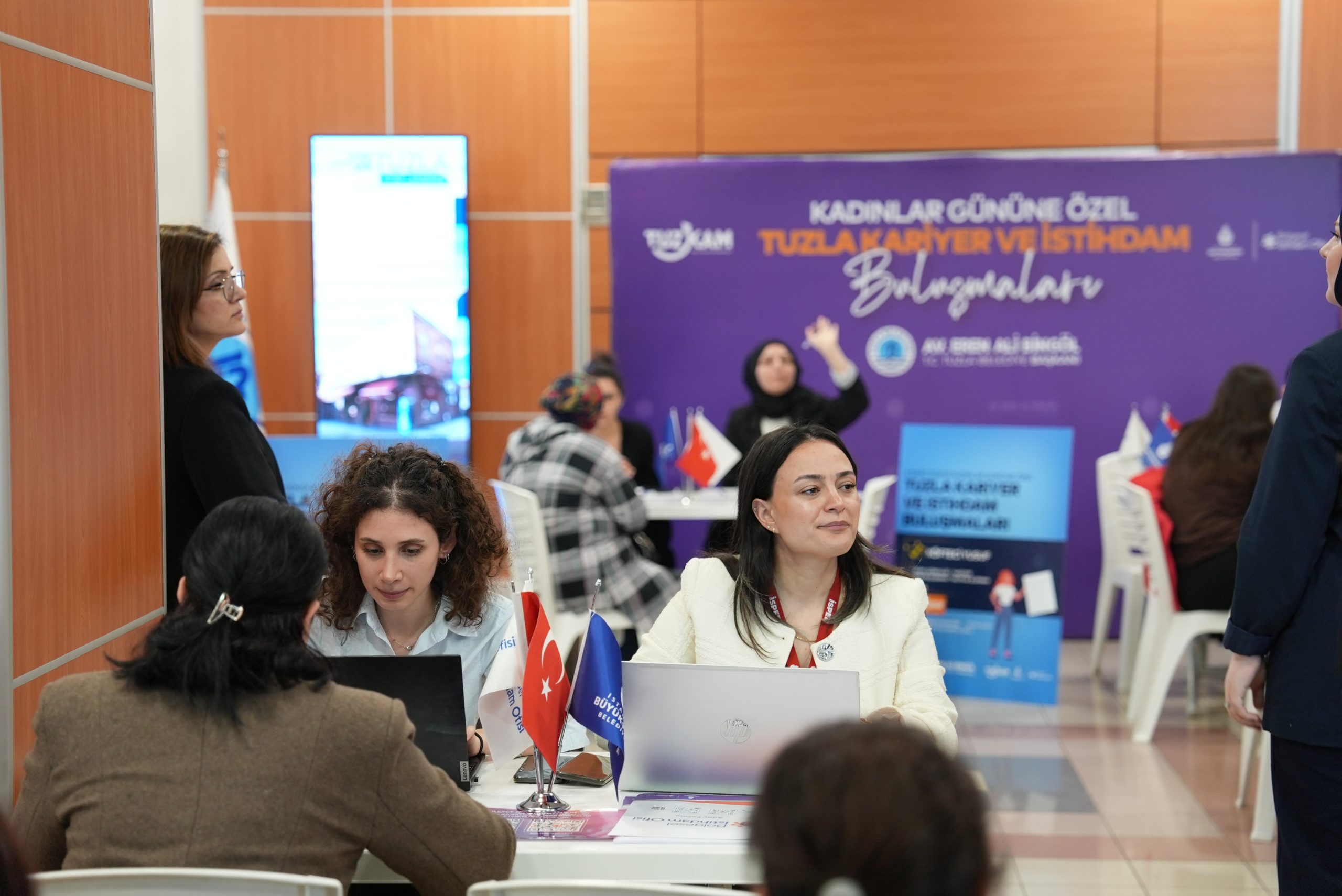 Tuzla’da Kadınlar Günü’ne Özel Kariyer Günleri